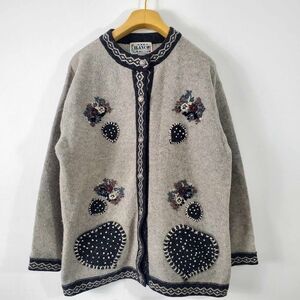 Ilanco Collection Vintage Gray Wool Cardigan with Heart and Floral Embroidery